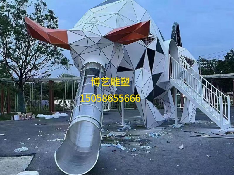 游乐雕塑